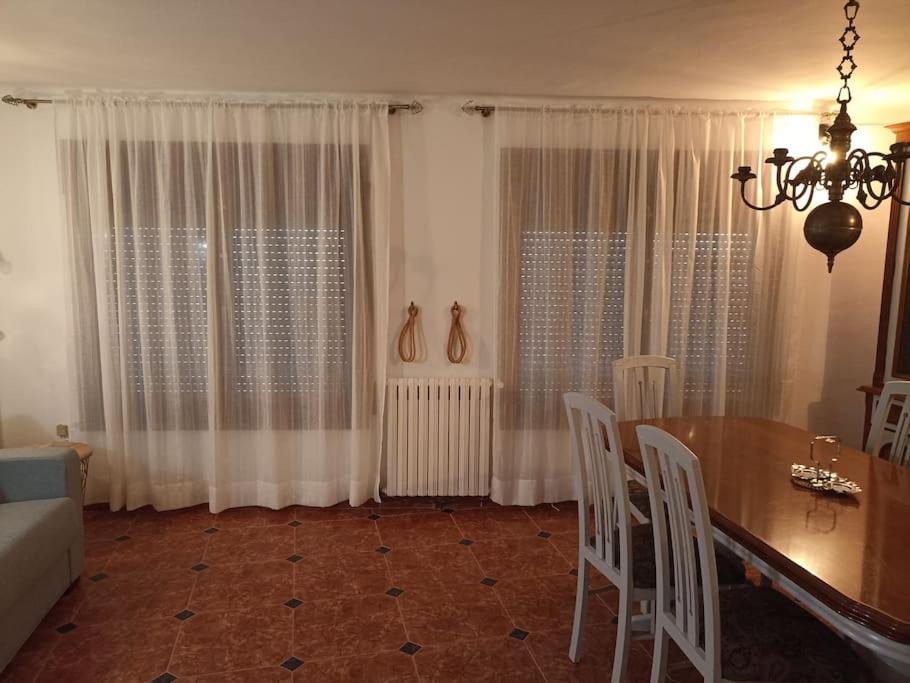 הוילה מיראווה Casa Acogedora Con Barbacoa מראה חיצוני תמונה